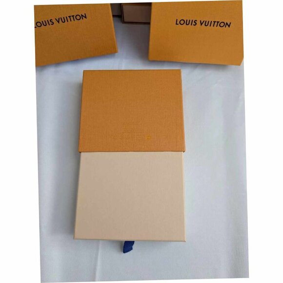 Authentic Louis Vuitton 1 Box for Wallet [ Price per Box] 165-121924 - Picture 6 of 16